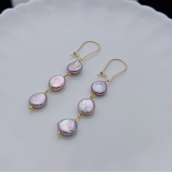 26E77 Handmade Freshwater Baroque Coin Pearl Huggies Earrings - Picture 5 of 9